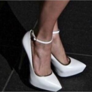 Lanvin white platform gold pump size 40.5 or 9.5